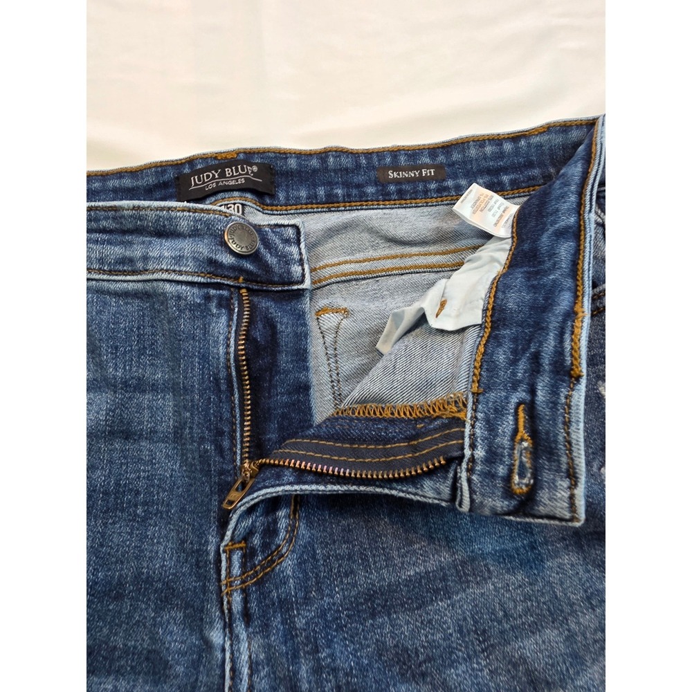 Judy Blue Skinny Jeans 11/30 Distressed Red Plaid Patch Medium Wash - Picture 2 of 14